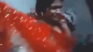 Gadis Baru Menikah Main Panas Dengan Mantan Pacar Dalam Adegan Ranjang Bergaya Desi