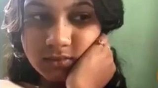 Pameran Telanjang Gadis Desi Pemalu Yang Menggoda