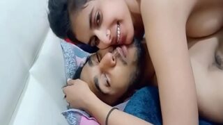 Video Panas Cewek India Dan Pacar Mesumnya Di Kamar Hotel