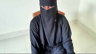 Pelacur Berjilbab Bercinta Liar Di Ranjang Kamarku