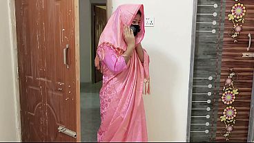 Desi Bhabhi Digebuki Keras Sama Dever, Suara Benggolnya Bikin Greget!