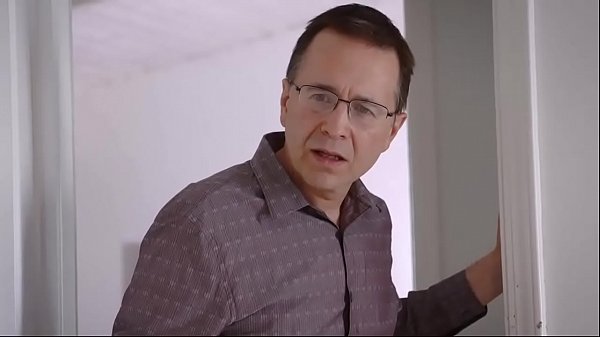 Menggoyang Induk Tiriku Yang Terseksi Di Hari Ulang Tahunnya