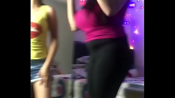Goyang Seksi Selebgram Indonesia Bikin Bergairah
