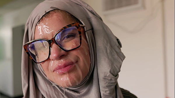 Wanita Berhijab Beraksi – Ibu Rumah Tangga Amerika Dihardik Di Wajahnya