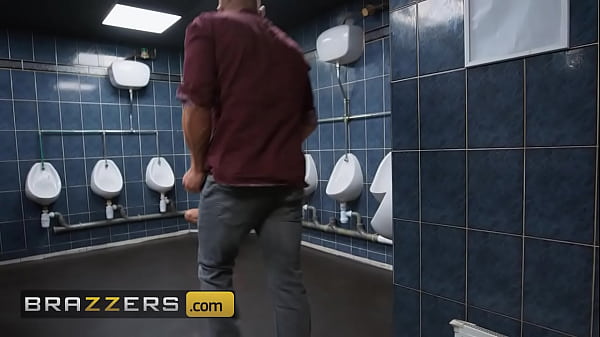 Goyang Hot Di Kamar Mandi Umum Kotor Bareng Yasmina Khan / Brazzers / Masukin Kode Xvpromo Di Situs Resmi Buat Dapet Diskon