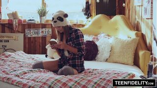 Kaget! Ayu Shyla Ryder Dihamili Ayah Tiri Dengan Sperma Panas Di Memeknya