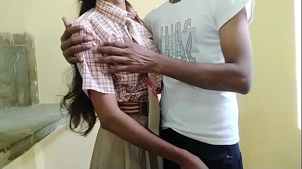 Pemuda Desi India Menggila Dengan Pacar Sekolahnya Yang Berusia 18 Tahun