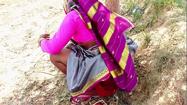 सास की खेत में हुई चुदाई का वीडियो वायरल हो गया