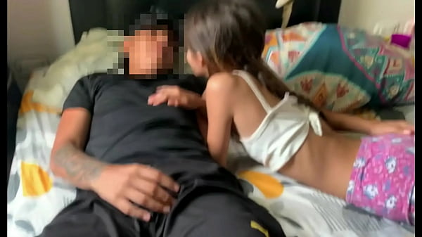 Kakak Tiri Gatal Main Ranjang Saat Ortu Pergi – Kisah Panas Selengkapnya