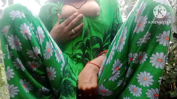 भाभी जंगल में जाकर अपनी गर्मी का रस निकालवाती है