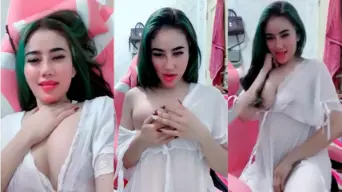 Intip Aksi Panas Mei Yien Bareng Keponakan