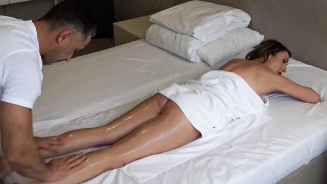 Julia North, Milf Matang Digoyang Massage Sampai Anal Bareng Mugur | Mugur Porn 28 Januari 2023