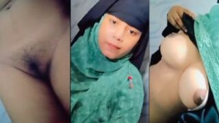 Muslimah Montok Rekam Video Panas Di Kamar Mandi