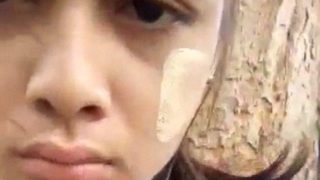 Pacar Assam Dengan Bulu Lebat Bercinta Liar Di Alam Terbuka