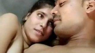 Pasangan Desa Muda Bercinta Dengan Penuh Gairah Dan Romansa