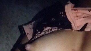 Tante Chanchal Telanjang Sendiri Tanpa Wajah