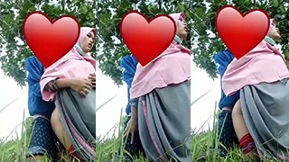 Ukhti Digoyang Di Kebun Teriak Aduh Sakit Banget