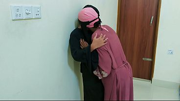 Desi Bhabhi Masak Di Dapur, Bikin Lauk Yang Bikin Nafsu