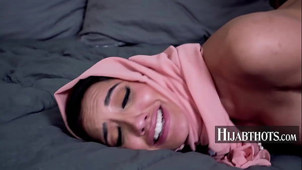 Panggilan Mesum Arab Chloe Amour Untuk Dijadikan Mainan