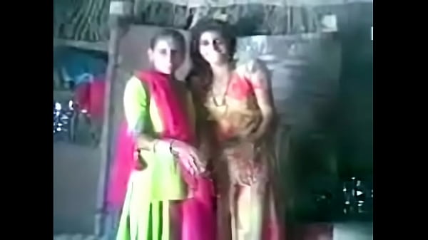 Goyangan Lesbi Desi Yang Menggoda