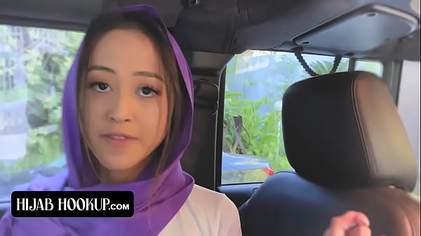 Alexia Anders, Gadis Muslim Yang Diam-diam Memboyong Kekasihnya Untuk Kenikmatan Terlarang, Tertangkap Basah Oleh Ayahnya