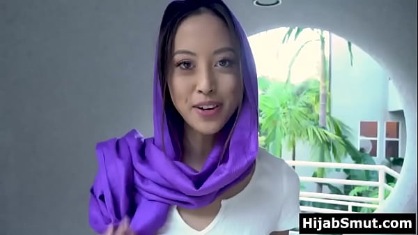 Nafsu Gadis Muslimah Muda Tak Tertahankan, Terus Terbayang Hasrat Bercinta