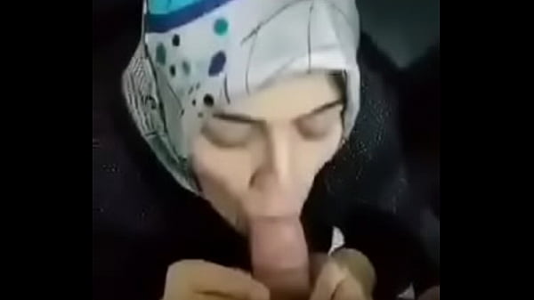 Tante Berjilbab Ngesex Mulut