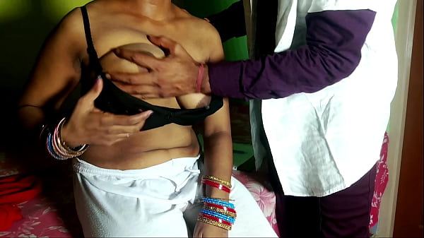 Dokter Menggila Di Kemaluan Pasien Perempuannya Dengan Suara Hindi Yang Menggoda