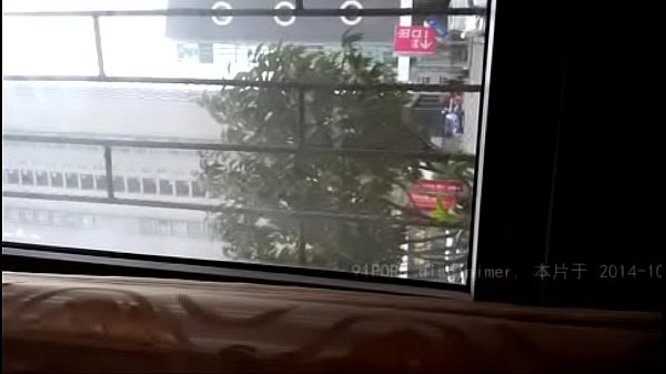 浩哥在闺蜜聚餐时与炮友激情四射
