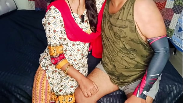 Mami Ko Paise Kamane Ka Aasaan Tarika Batakar, Bhanje Ne Uski Chut Bina Roke Jor Se Choda