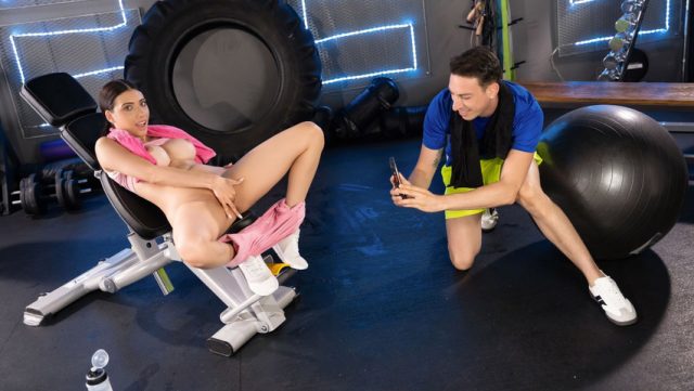 Gym Basah, Badan Kering, Tapi Mulut Ngiler Lihat Keringatmu.