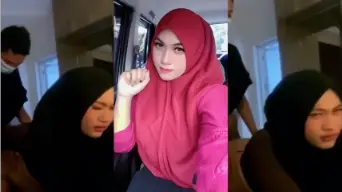 Jilbab Basah Kena Sodok Kontol Super Gede Sampe Njerit.
