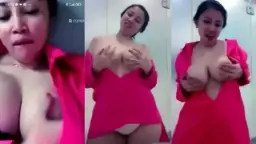 Tante Bunga Buka Bra, Remas-remas Toket Sambil Desah Panas.