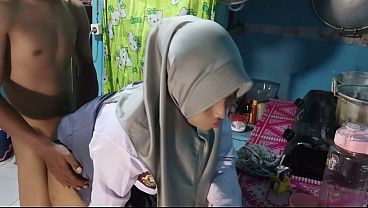 Ngentot Adik Ipar Sambil Nahan Desahan, Bikin Makin Pengen.