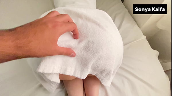 Ibu Tiri Seksi Digebet Abis Berenang