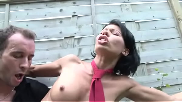 Cewek Abg Digebuk Di Belakang Sekolah, Trus Ngemut Habis Maninya.