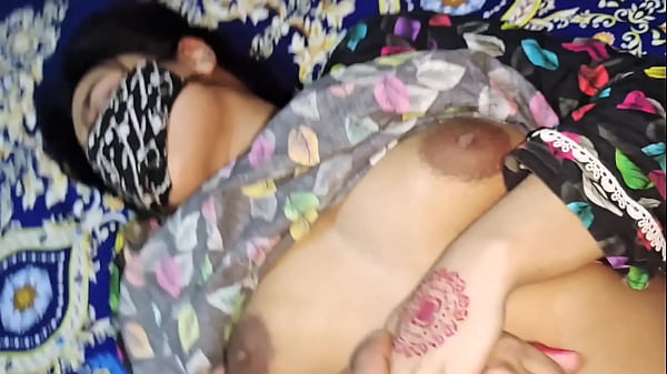 Ibu Tiriku Ngajarin Aku Soal Seks, Dirty Talk Hindi, Erangan Liar, Dan Ngewe Bebas.