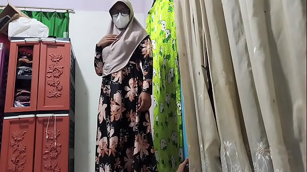 Bu Guru Gregetan Liat Murid Lagi Colmek, Langsung Diajak Crot Bareng.