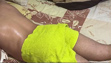 Mertua Montok Bantuan Mantu, Pijatan Berubah Jadi Nafsu Panas.