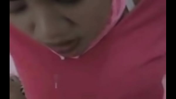 Hijab Yang Basah Kuyup, Makin Menggoda Buat Dijilat