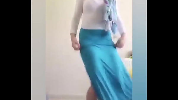 Tarian Arab Yang Bikin Ngilu, Goyangannya Bikin Makin Pengen
