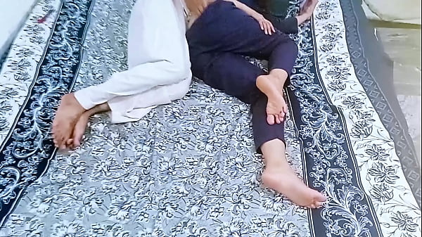 Desi Manis Polos Lugu Ngerasain Pertama Kali, Cewek Desa Ngerasain Kontol Pertama