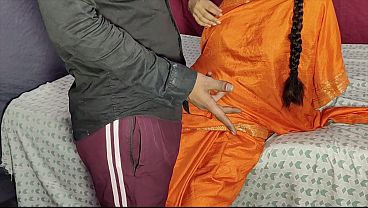 Dever Ne Desi Bhabhi Ki Basi Pyaas Chod Chod Ke Bujhai