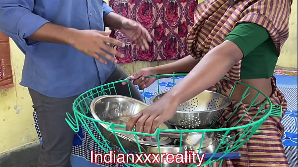 Vidio Xxx Keluarga Tiri India Paling Enak, Suara Hindi Jelas Bikin Makin Greget