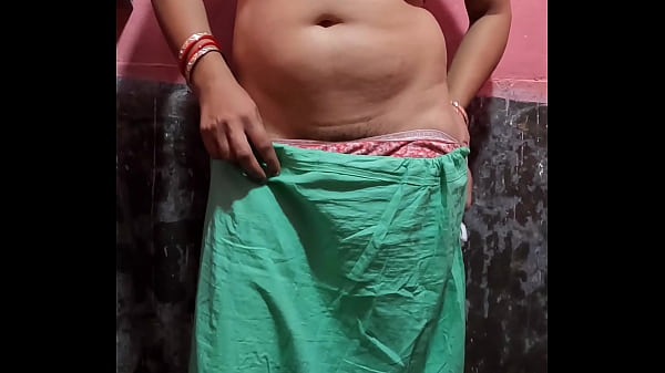 Istri Desi Lagi Cukur Bulu Memeknya