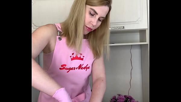 Ngentot Sama Tante Rusia Seksi Lagi Wax Kontol Bulu Lebat