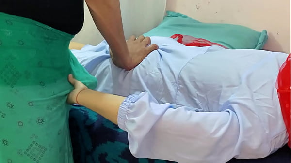 Malkin Ngatur Dan Nyuruh Pembantunya Ngewe Pake Suara Hindi Yang Bikin Makin Panas.