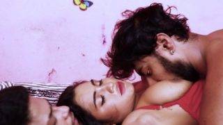 Kamar Kosan (hindi) Gupchup Web Series Dewasa S1e2 — Main Basah Di Kamar, Kamu Mau Ikut?