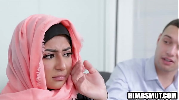Gadis Berjilbab Terpaksa Digarap Bule Amerika Sampai Meraung.