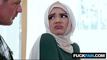 Colong Plumber Jebol Gadis Hijab Manis, Pertama Kali Nikmatin Kontol Keras Naudi Nala & Jason Sarcinelli
